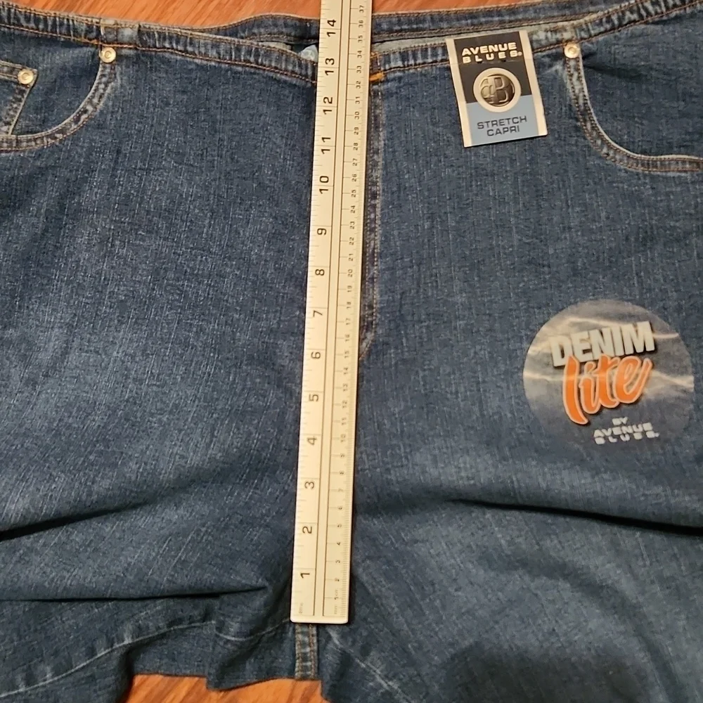 Avenue Blues Shorts womens  New stretch size 28  plus Size - Picture 5 of 12